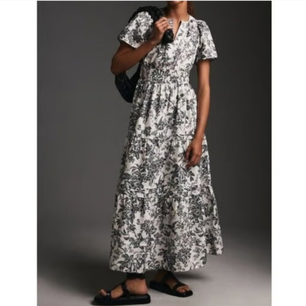 Chic Black and White Floral Maxi Dress